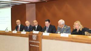 Confindustria, 10 febbraio 2015 Da dx vs: Teresa Alvaro - Agenzia delle dogane Gennaro Vecchione - Comandante Unità speciali GdF Alessandro Platerotti - Vice direttore Il Sole 24 Ore Luigi Scordamaglia - Presidente Federalimentare Pietro Mulatero, Ad FATA Logistics Sistems Alessandro Butticé - Direzione Generale Commissione Ue per il mercato interno   