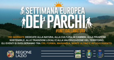 Banner promoting Settimana Europea dei Parchi over a coastal hill landscape, with a sun graphic and the hashtag #UNITIDALLANATURA; Regione Lazio logos at the bottom.